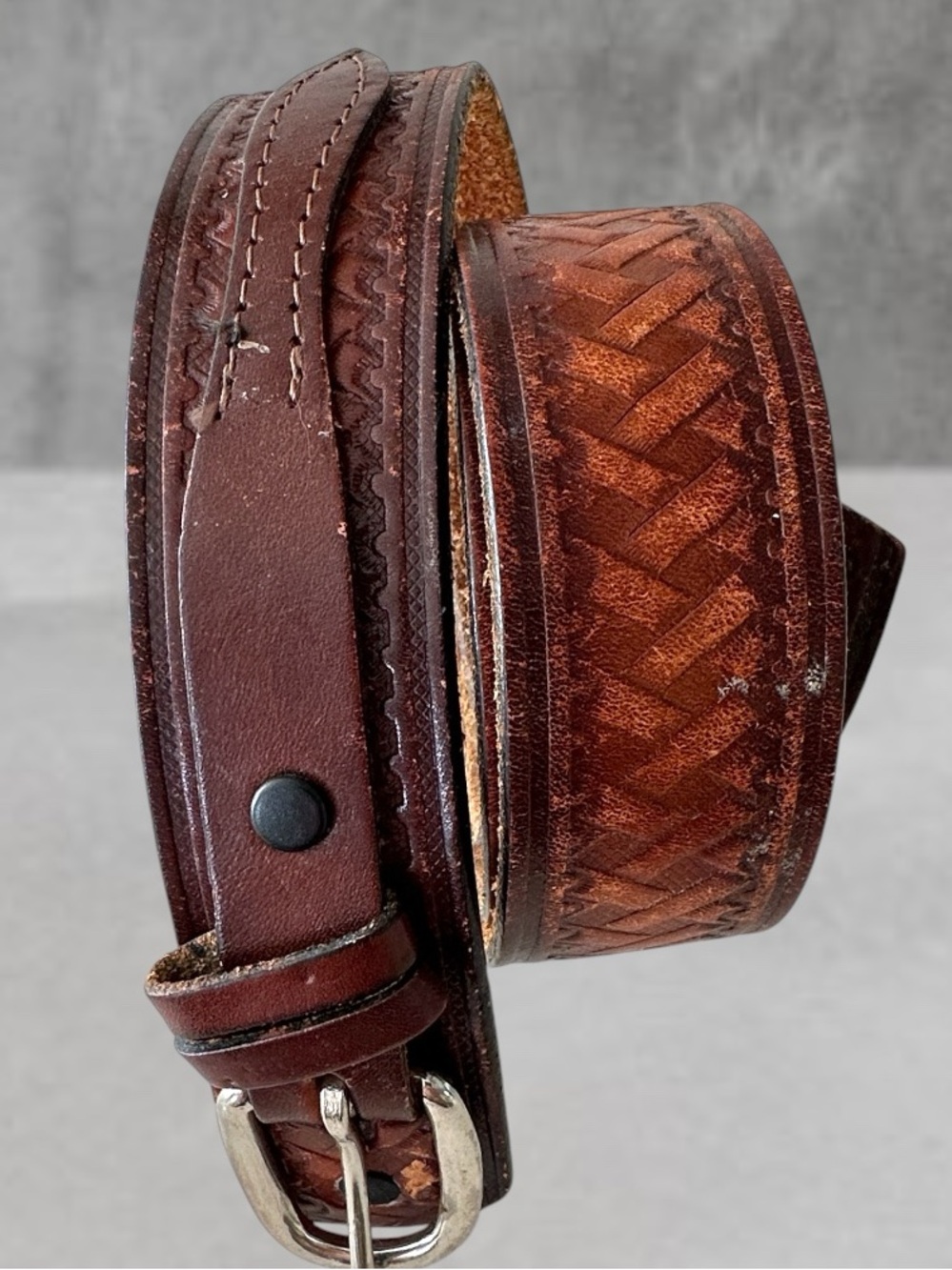 VINTAGE TOOLED EMBOSSED LEATHER BROWN BELT SNAP STRAP LARGE